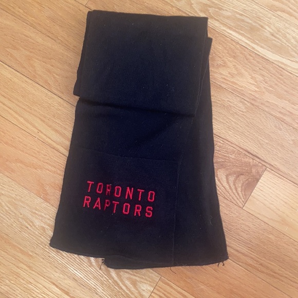 Toronto Raptors Authentic Scarf - Picture 2 of 3